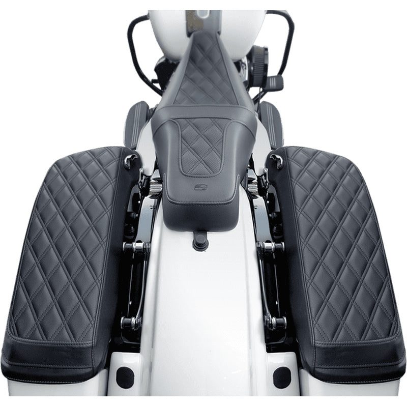 Saddlemen Abdeckungen für Seitenkofferdeckel Lattice Stitch für Touring 14-23