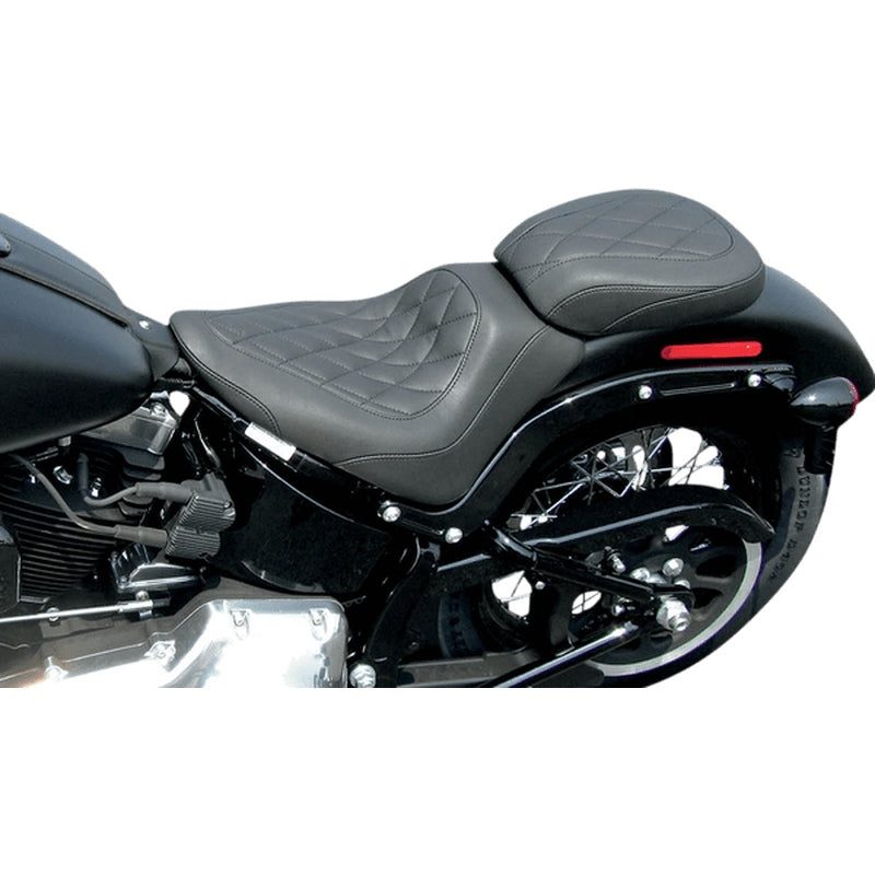 Mustang Wide Tripper Diamond Stitch Beifahrersitz für Softail Slim & Blackline 12-16